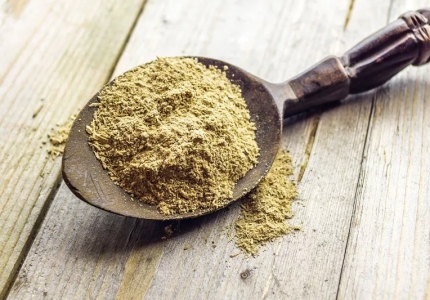 Kratom vs. káva: Jak se liší jejich stimulační účinky?